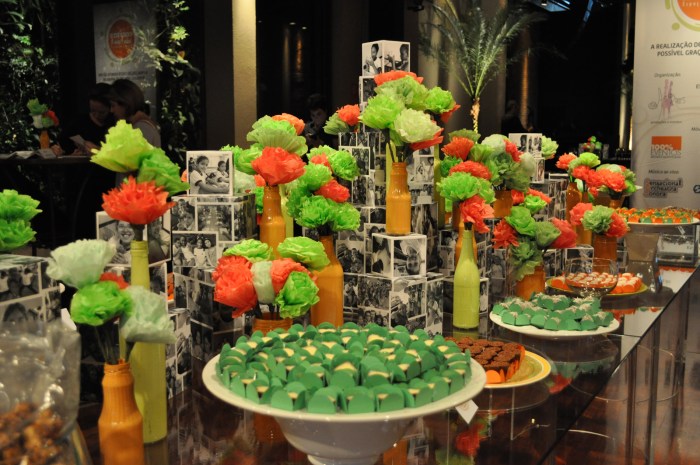 festa-fotografica-caritas-ana-sigaud-mesa-de-doces-evento